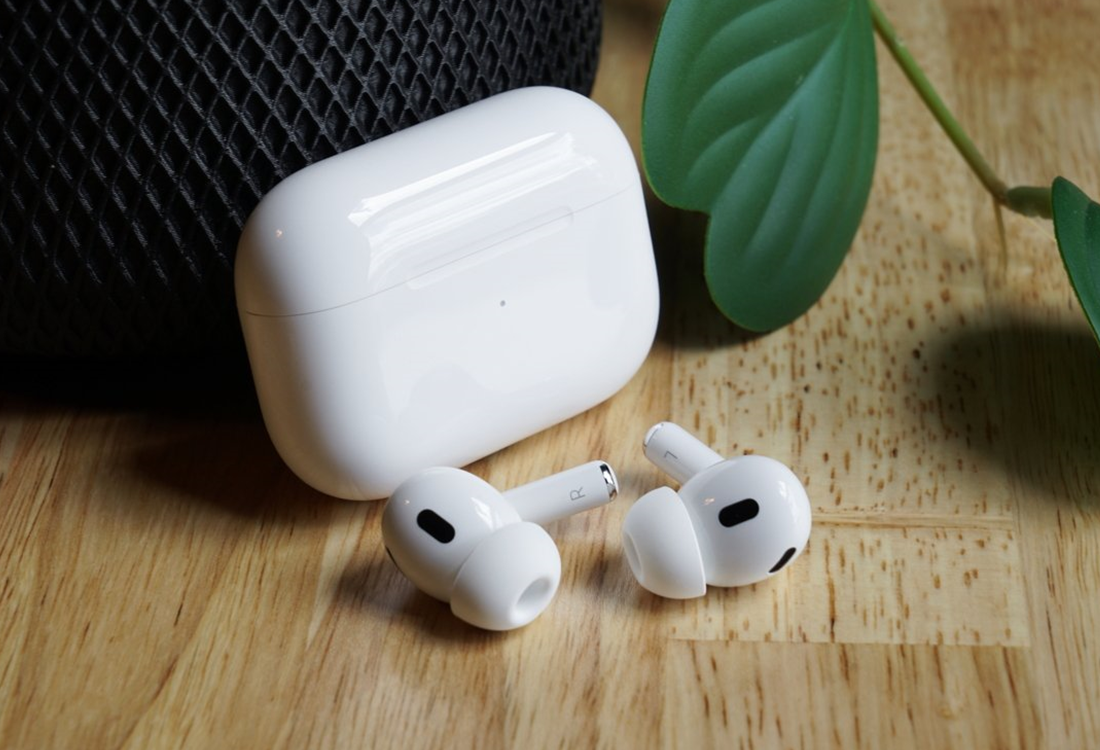 Advantages Of Apple AirPods Wireless Earbuds